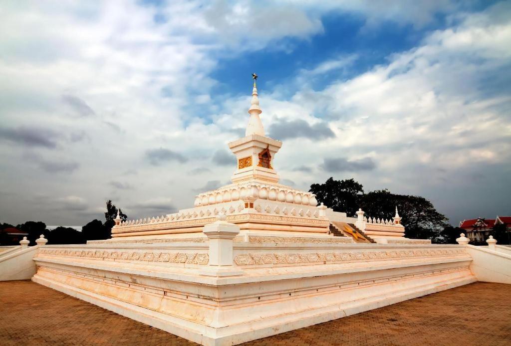 Leuxay Hotel Vientiane Luaran gambar